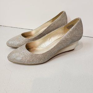 Cute & comfortable Bandolino Franci Silver Shimmer Glitter Wedge Heel Sz 7.5